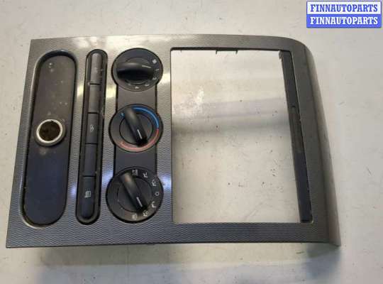 Розетка прикуривателя FO1998647 на Ford F-150 2003-2008