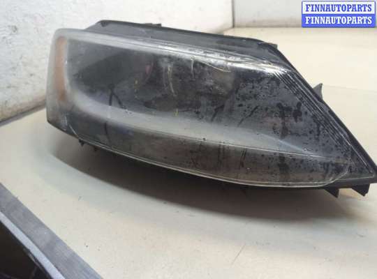 Фара передняя на Volkswagen Jetta VI (1B)