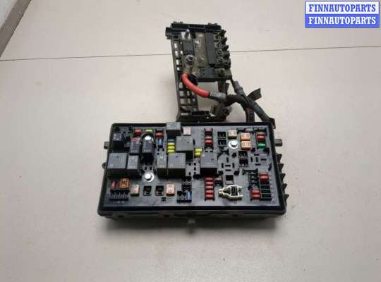 купить Блок предохранителей на Cadillac SRX 2009-2016