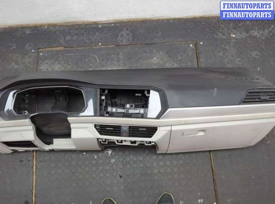 Панель передняя салона (Торпедо) на Volkswagen Jetta VII (A7)