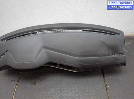 Панель передняя салона (Торпедо) на Volkswagen Jetta VII (A7)