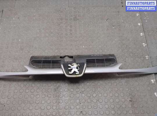 купить Решетка радиатора на Peugeot 206 1998-2012