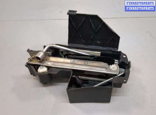 купить Набор инструментов штатный на Mercedes C W204 2006-2015