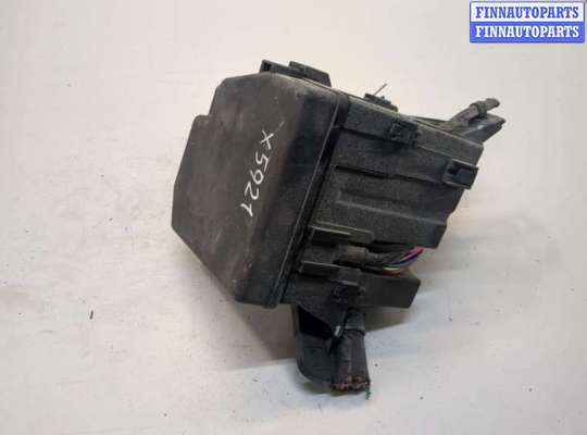 купить Блок предохранителей на Toyota Yaris 2005-2011