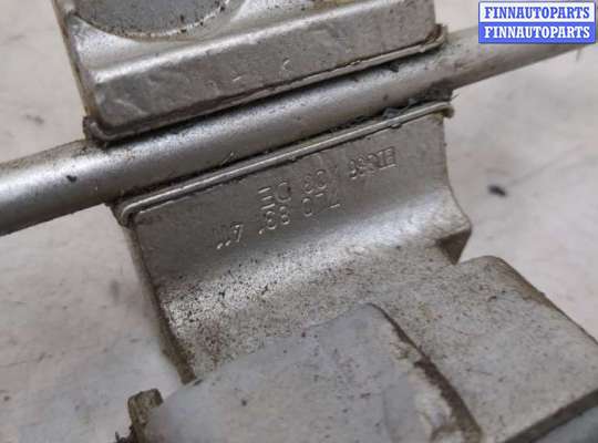купить Петля двери на Volkswagen Touareg 2002-2007