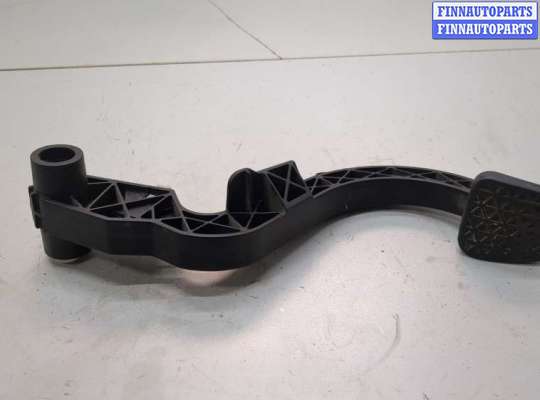 Педаль сцепления OP2400870 на Opel Vectra C 2002-2008