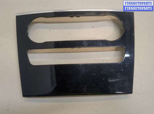 Рамка под переключатель отопителя MB1698138 на Mercedes ML W164 2005-2011