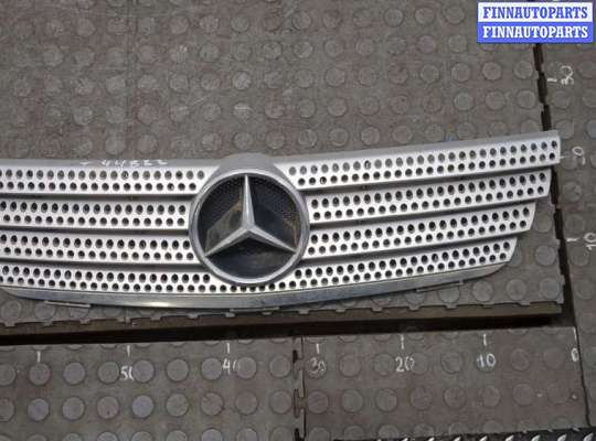 купить Решетка радиатора на Mercedes C W203 2000-2007