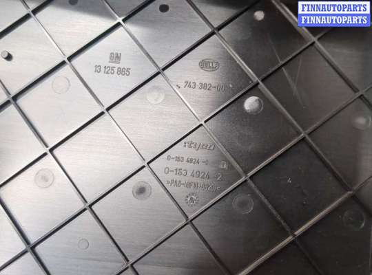 купить Блок предохранителей на Opel Astra H 2004-2010