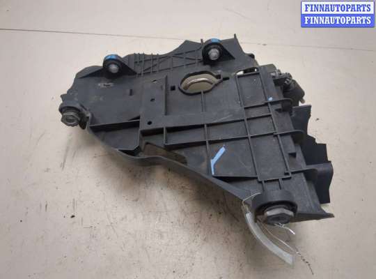 Купить Кронштейн фары на Volkswagen Touareg 2002-2007 Кронштейн фары VG2679171 на Volkswagen Touareg 2002-2007