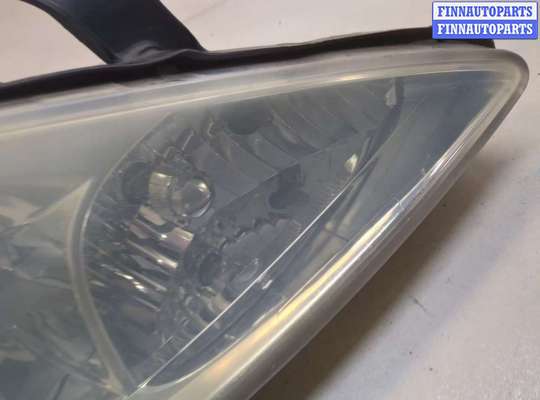 Фара передняя на Toyota Previa 2