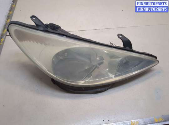 Фара передняя на Toyota Previa 2