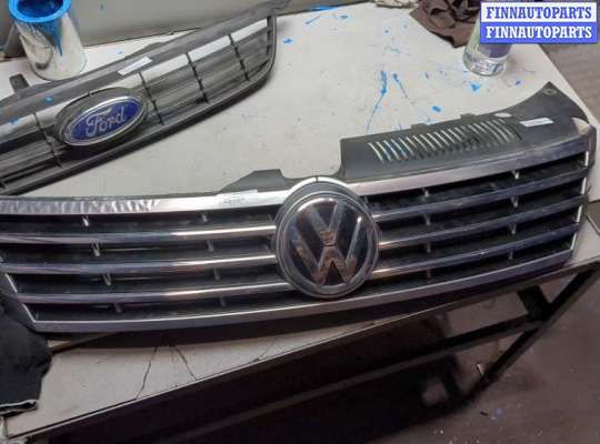 купить Решетка радиатора на Volkswagen Passat CC 2012-2017