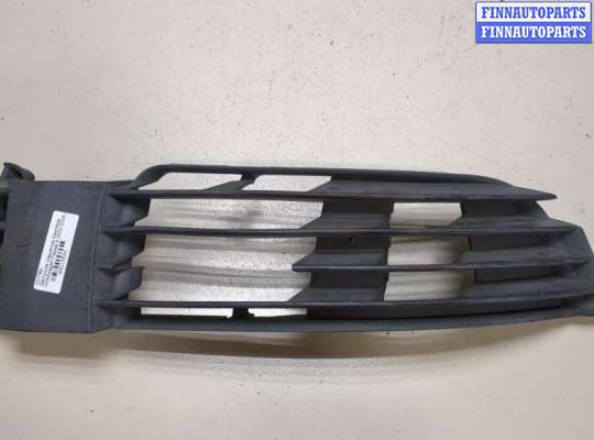 купить Заглушка (решётка) бампера на Volkswagen Passat 5 2000-2005