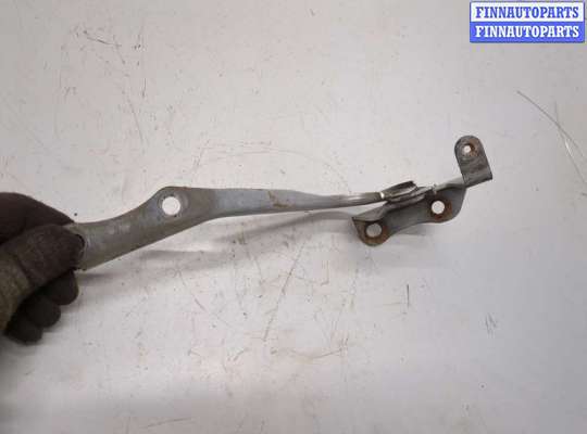 Петля капота на Toyota Auris I (E150)