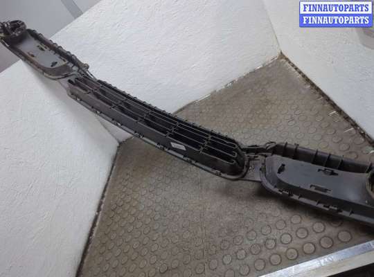 Заглушка (решётка) бампера DGQ3279 на Chrysler Voyager 2007-2010