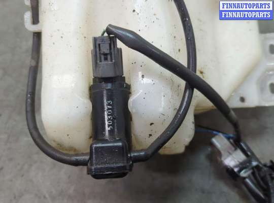 Бачок омывателя на Mitsubishi Grandis