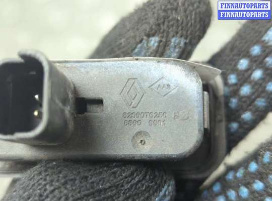 Планка подсветки номера на Renault Megane III