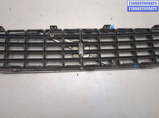 купить Решетка радиатора на Volvo S60 2000-2009