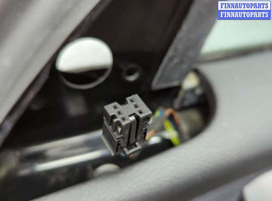 купить Стекло боковой двери на BMW 1 E87 2004-2011