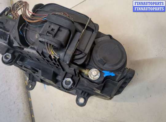 купить Кронштейн фары на Volkswagen Touareg 2002-2007