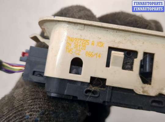 купить Кнопка стояночного тормоза (ручника) на Volkswagen Tiguan 2011-2018