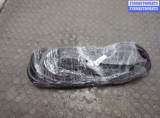 купить Уплотнитель на Mercedes ML W166 2011-2015