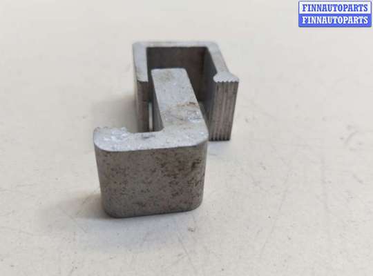 купить Кронштейн (лапа крепления) на Volkswagen Amarok 2010-2025
