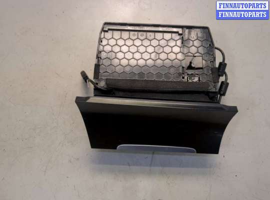 Бардачок (вещевой ящик) на Volkswagen Golf VII (5G)