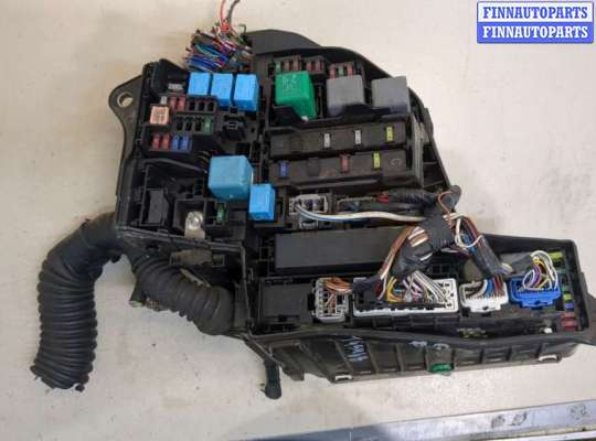 Блок предохранителей LXZ9825 на Lexus GS 2005-2012