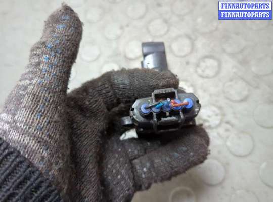 купить Измеритель потока воздуха (расходомер) на Toyota RAV 4 2000-2005