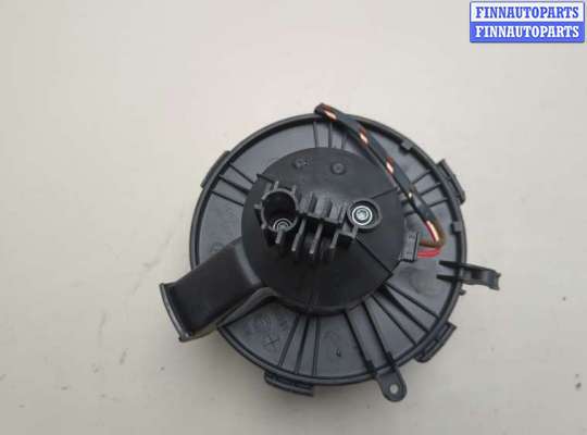 Мотор отопителя на Opel Zafira B