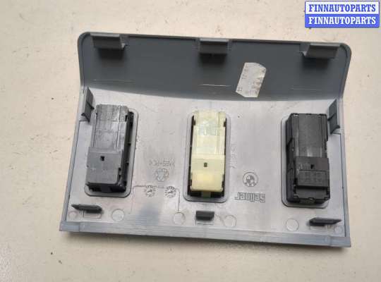 купить Кнопка управления люком на BMW 7 E65 2001-2008
