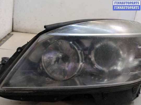 Фара передняя на Mercedes-Benz C (W204)
