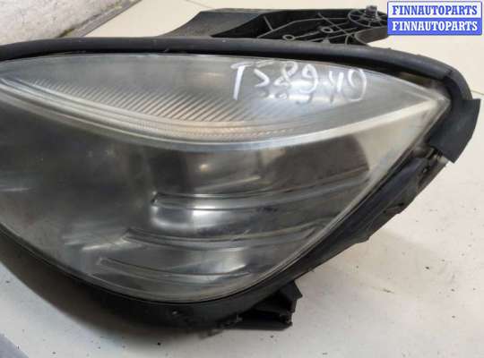 Фара передняя на Mercedes-Benz C (W204)