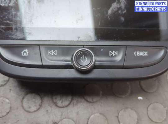 Дисплей бортового компьютера на Chevrolet Malibu IX