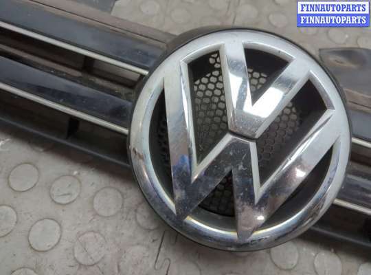 купить Решетка радиатора на Volkswagen Golf 6 2008-2012