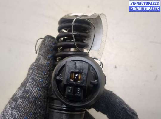 Форсунка топливная на Volkswagen Golf V (1K)