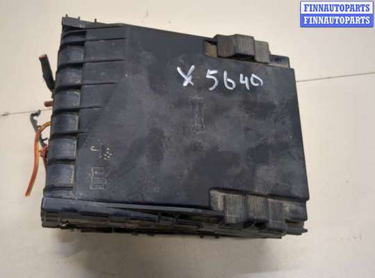 Блок предохранителей SK473262 на Skoda Yeti 2009-2018