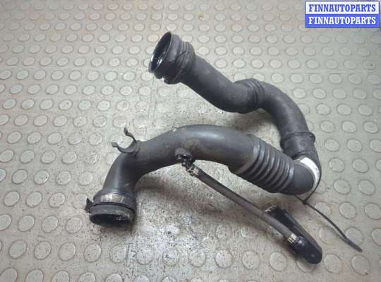 Патрубок интеркулера RN1578015 на Renault Trafic 2001-2014