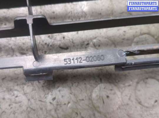 купить Заглушка (решётка) бампера на Toyota Auris E15 2006-2012