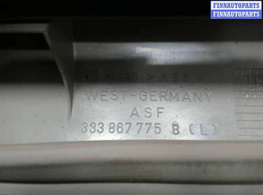 купить Кронштейн шторки багажника на Volkswagen Passat 4 1994-1996