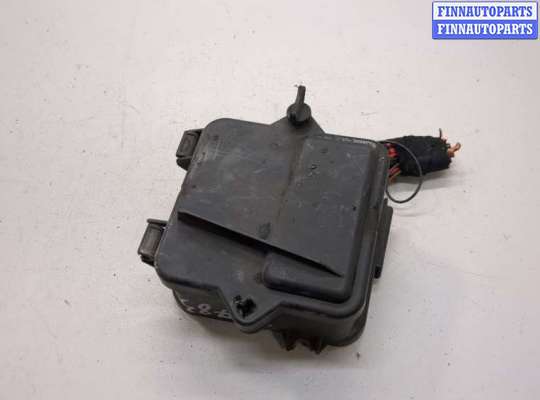 Блок предохранителей VG2744140 на Volkswagen Transporter 5 2003-2015