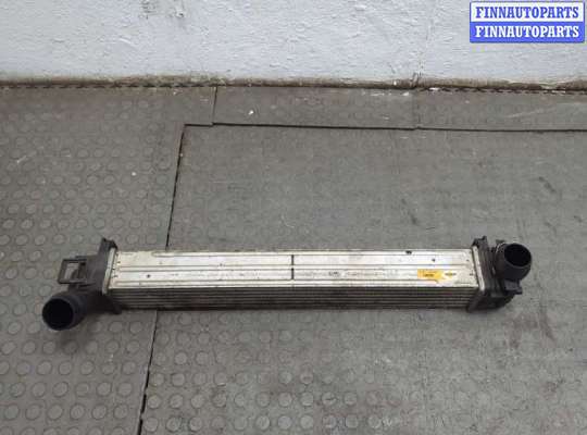 Радиатор интеркулера RN1568180 на Renault Megane 3 2009-2016