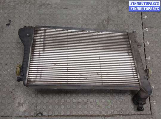 Интеркулер на Volkswagen Caddy III (2K)