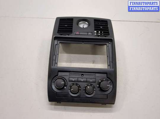 Дефлектор обдува салона CRN4460 на Chrysler 300C 2004-2011