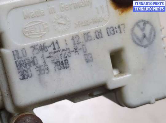 купить Кнопка открывания багажника с крышки на Skoda Octavia Tour 1996-2011