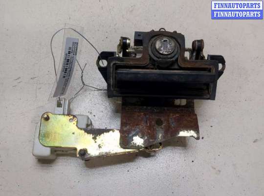 купить Кнопка открывания багажника с крышки на Skoda Octavia Tour 1996-2011