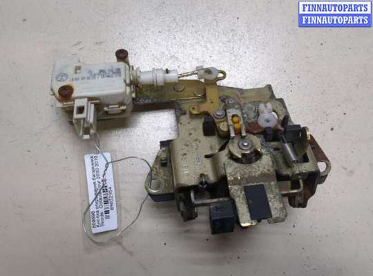 купить Кнопка открывания багажника с крышки на Skoda Octavia Tour 1996-2011