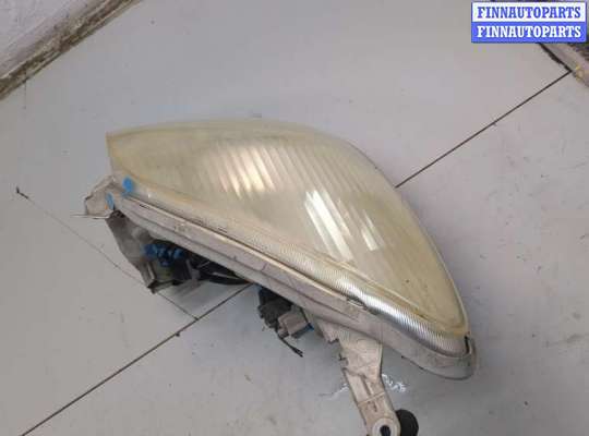 купить Фара (передняя) на Toyota Corolla Verso 2002-2004